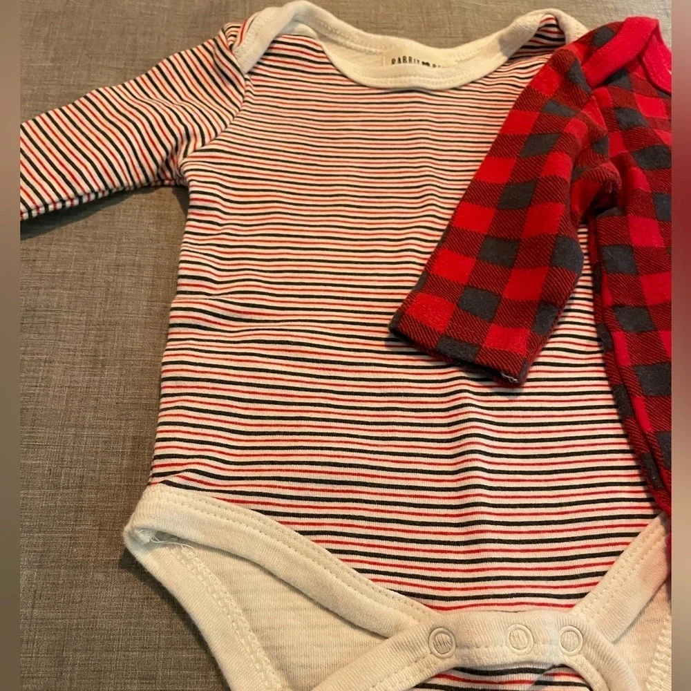 Bundle of 2 long sleeve onesies